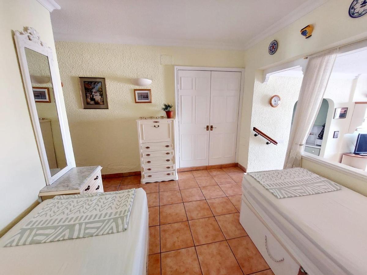First Line Villa Floor Studio Apartment With Amazing Sea View Air Conditioned Just 50M From The Beach Costa Adeje  Exterior photo